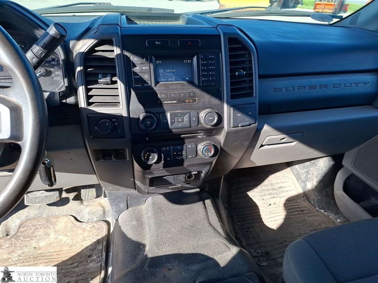 2018-ford-f350-image-12