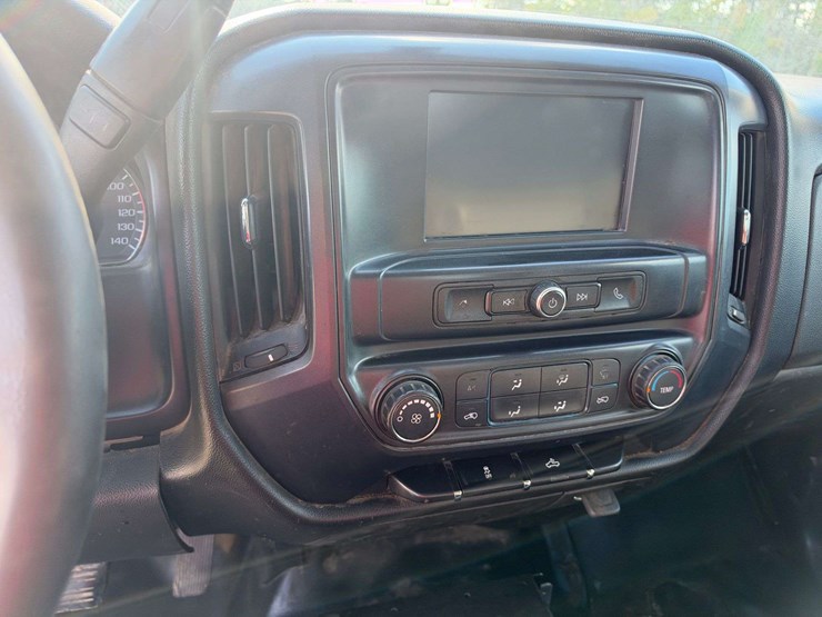 2017-chevrolet-silverado-3500-image-13