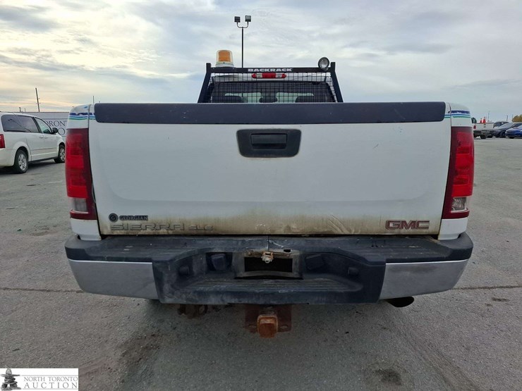 2011-gmc-sierra-2500hd-image-6