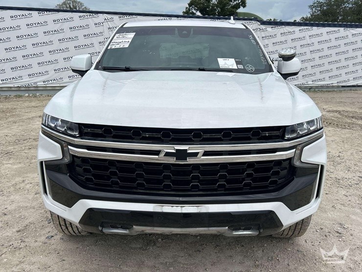 2023-chevrolet-tahoe-image-27