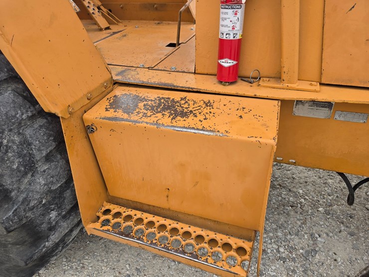 #25323-•-allis-chalmers-708c-fork-lift-image-35