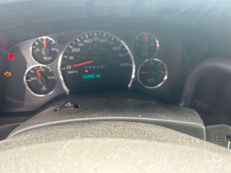 2017-chevrolet-express-g2500-image-12