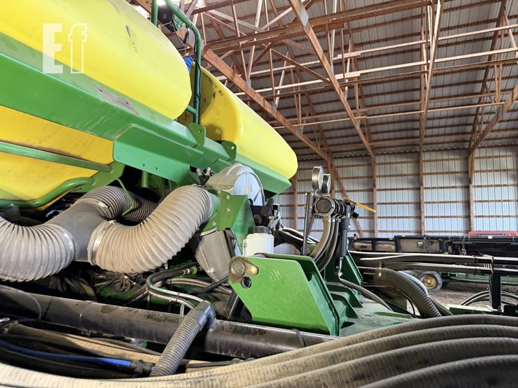 2013-john-deere-db60-image-26