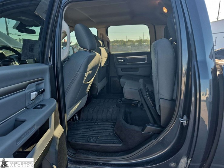 2017-dodge-1500-image-14