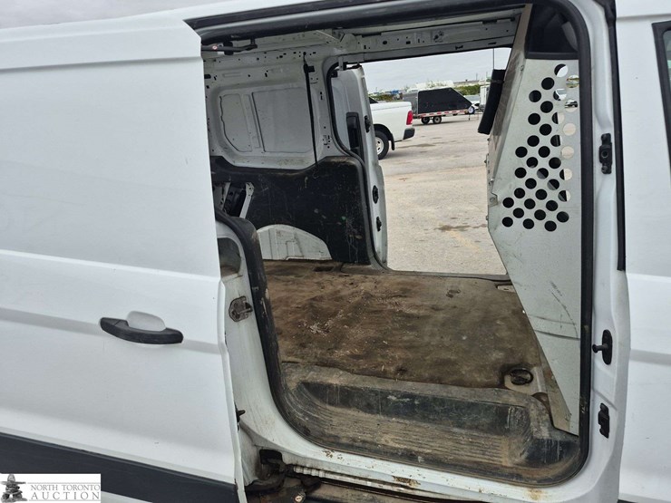 2015-ford-transit-connect-image-28