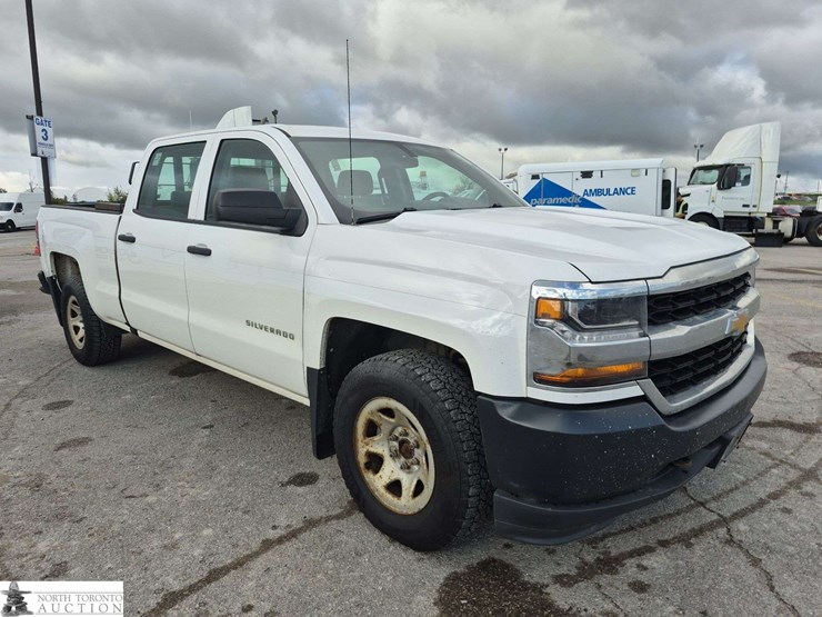 2017-chevrolet-silverado-1500-image-3