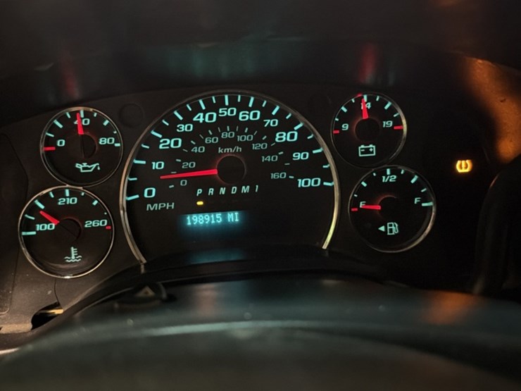 2011-chevrolet-express-2500-image-28