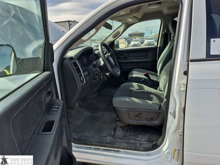 2015-dodge-1500-image-10