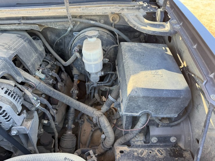 2013-chevrolet-1500-image-23