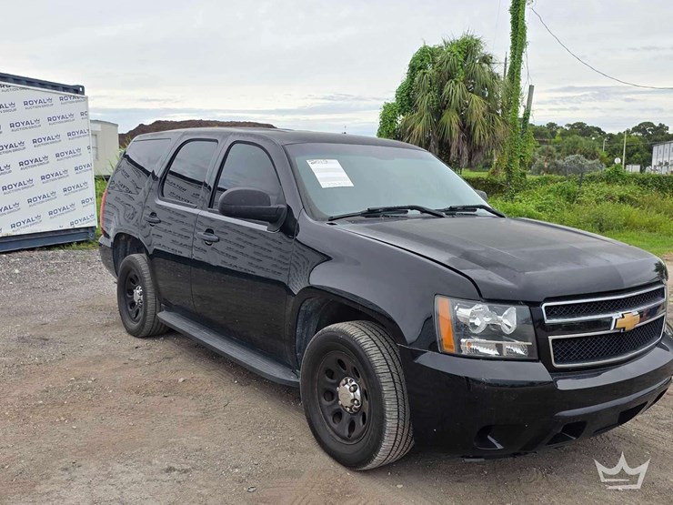 2013-chevrolet-tahoe-image-4
