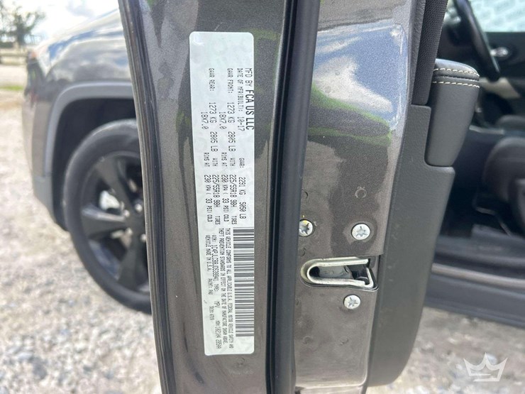 2018-jeep-cherokee-image-5