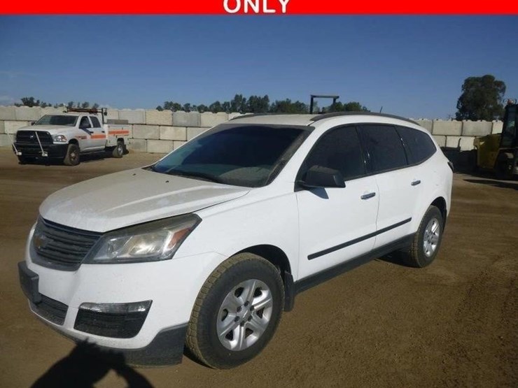 2017-chevrolet-traverse-image-1