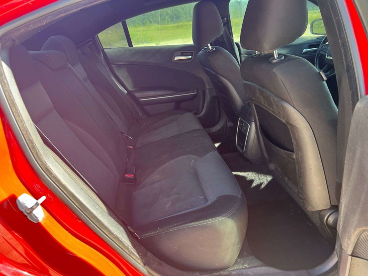2017-dodge-charger-4-door-sedan-(224,247-miles)-image-17