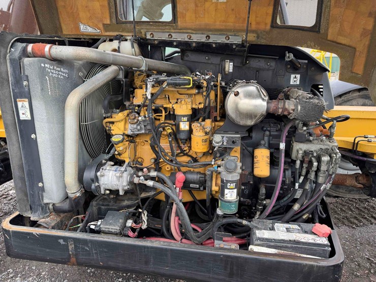 2013-caterpillar-tl943c-image-21