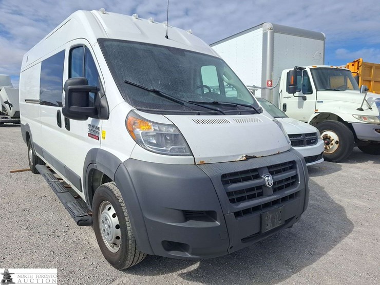 non-operable-2017-ram-promaster-cargo-van-image-3