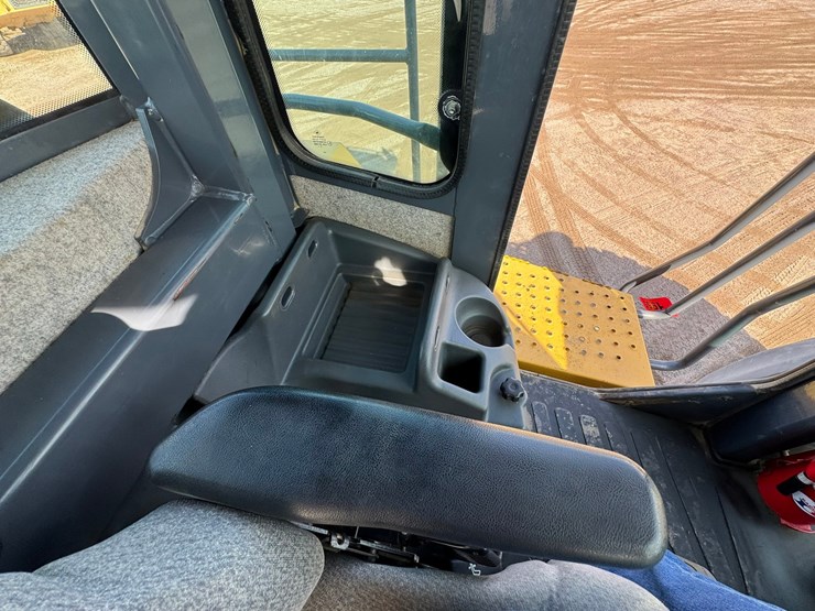deere-744k-image-50