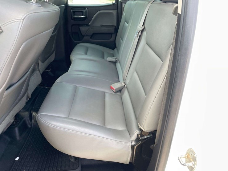 2015-chevrolet-silverado-2500-image-14