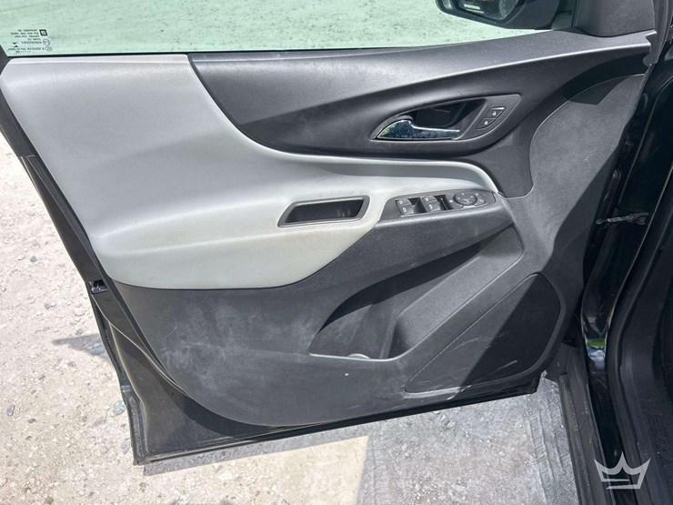 2020-chevrolet-equinox-image-11