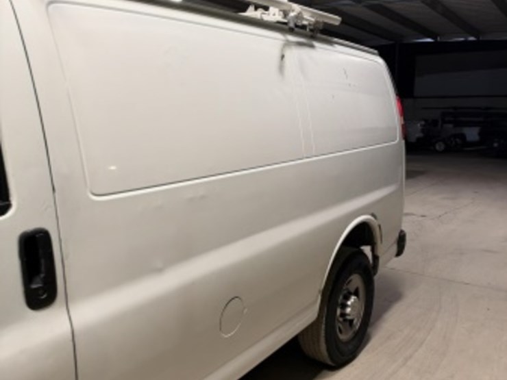 2011-chevrolet-express-2500-image-5