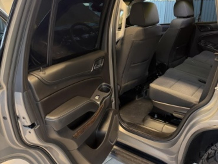 2019-chevrolet-tahoe-image-34