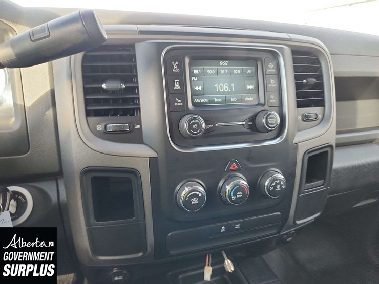 2015-dodge-2500-image-21