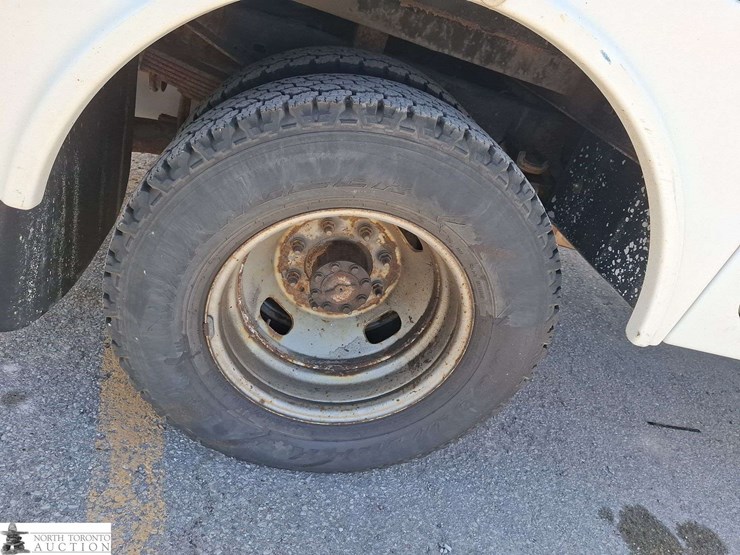 2011-ford-f350-image-23