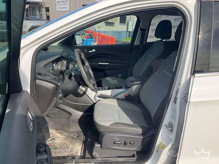 2014-ford-escape-image-16