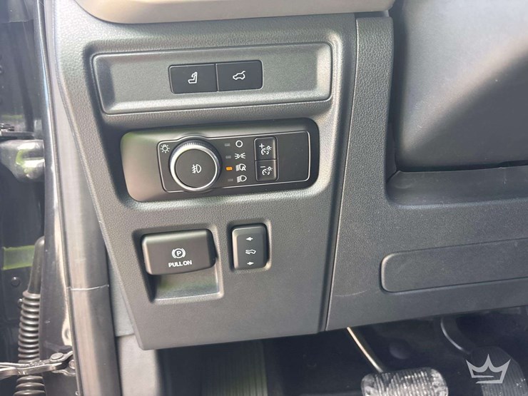 2023-ford-expedition-image-15
