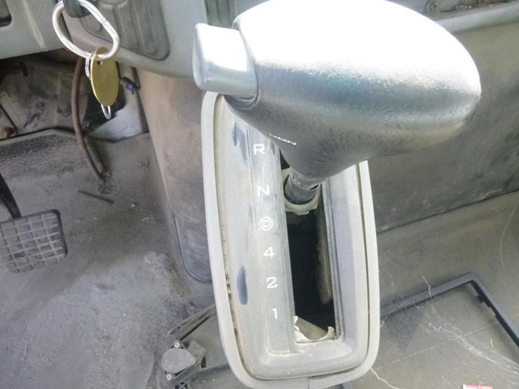 2005-international-durastar-4200-image-12
