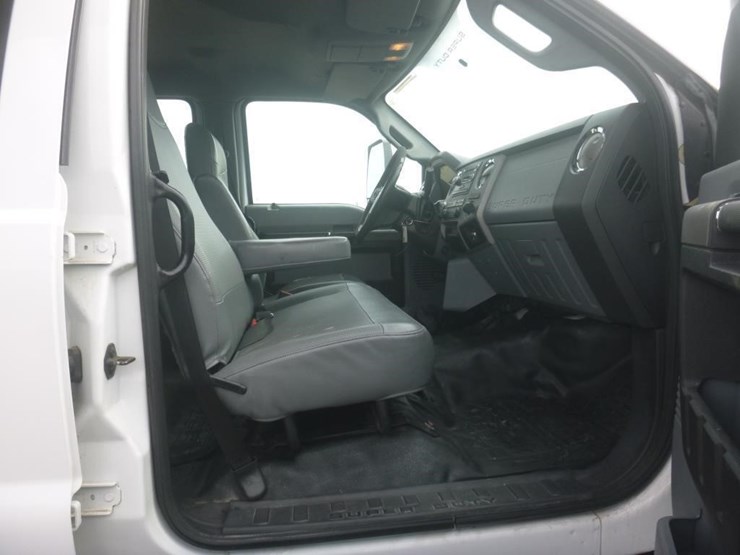 2016-ford-f650-xlt-image-18