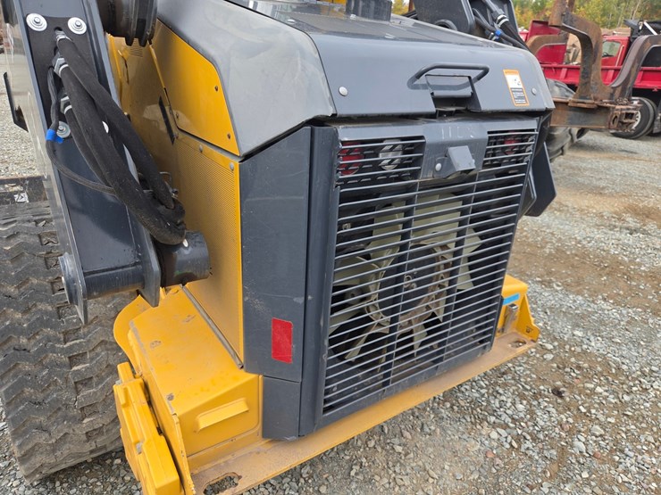 2018-deere-333g-image-25