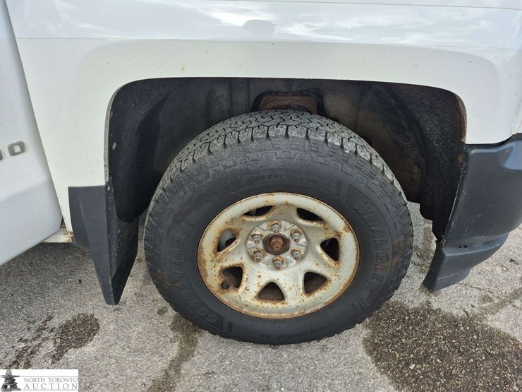 2017-chevrolet-silverado-1500-image-26