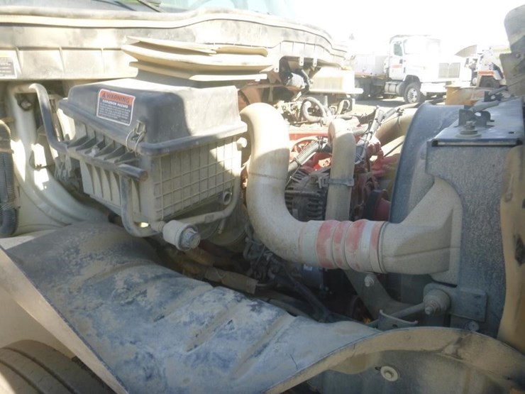 2016-international-durastar-4300-image-17
