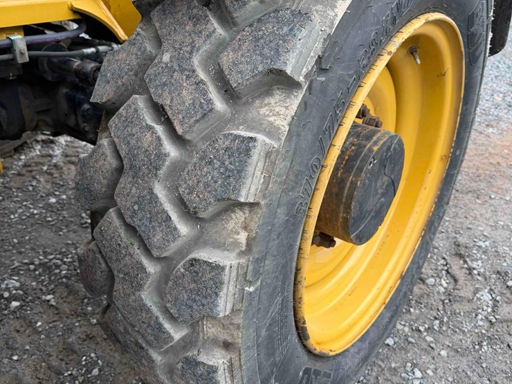 2013-caterpillar-tl943c-image-13