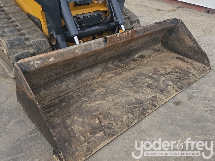 2021-deere-333g-image-27