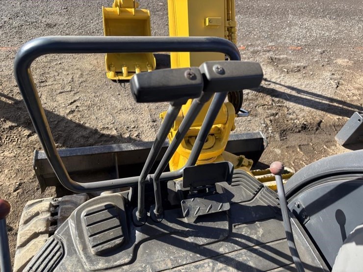 komatsu-pc30mr-1-image-23