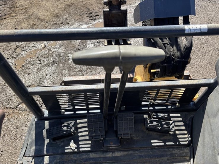 deere-27d-image-26