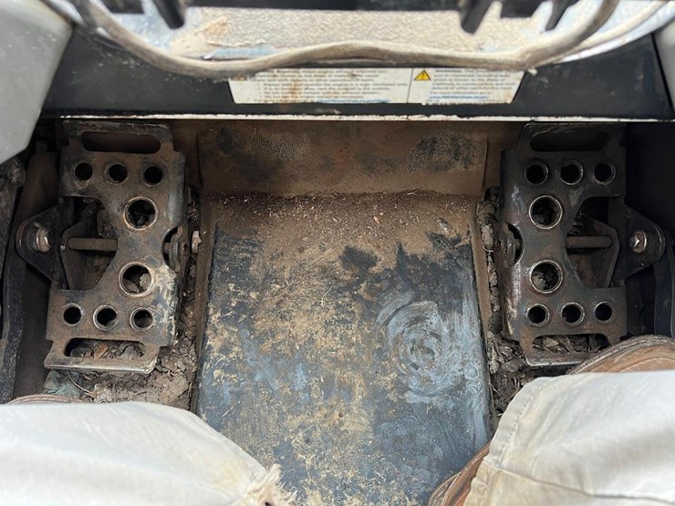 2019-bobcat-t595-image-24