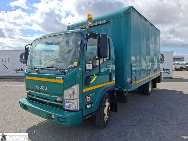 2014-isuzu-nqr-image-1