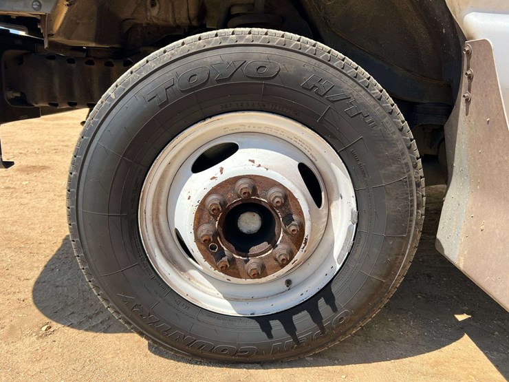 2011-ford-e350-image-44