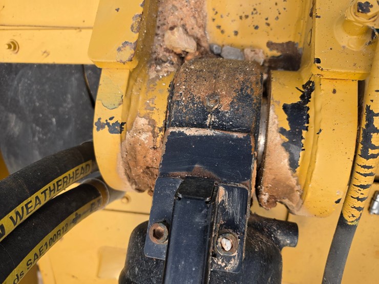 2007-caterpillar-953d-image-102