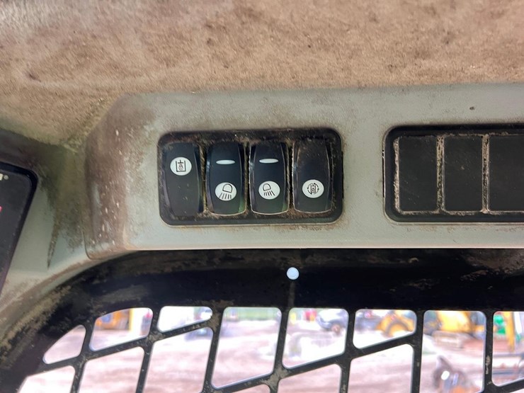 2018-caterpillar-262d-image-20
