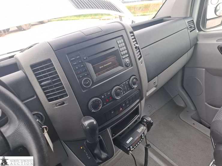 2012-mercedes-benz-sprinter-2500-image-12