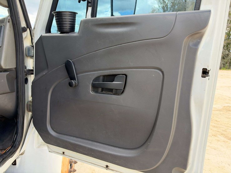 2009-international-durastar-4300-image-18