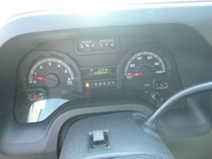 2012-ford-econoline-350-image-13