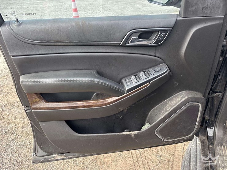 2018-chevrolet-tahoe-image-11
