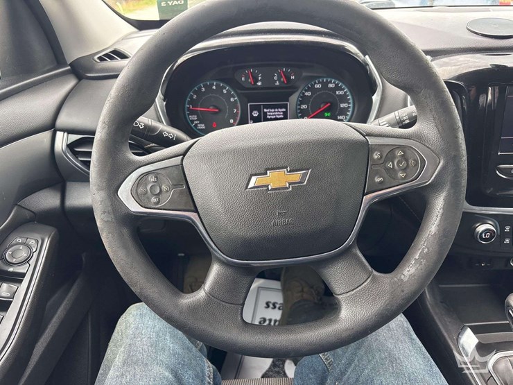 2021-chevrolet-traverse-image-14