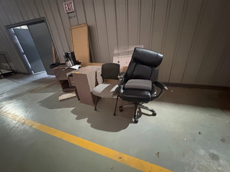 #42120-•-lot-of-desk,-chairs,-&-miscellaneous-image-2