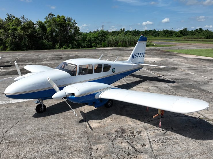 #1-•-1968-piper-pa23-250-aztec-d-airplane-image-1