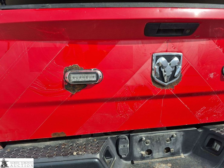 2012-dodge-2500-image-23